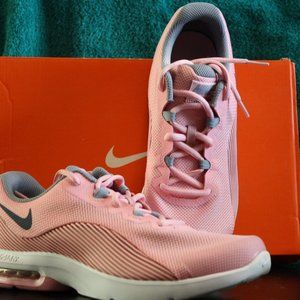 Nike Air Max Advantage 2 PINK, Size 7Y EUC